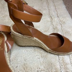 Vince Camuto, Tanner